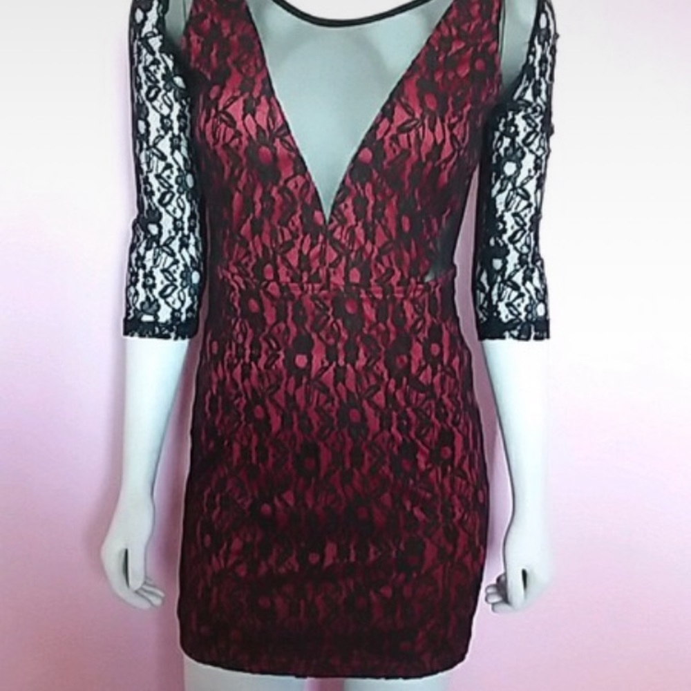 Mesh and lace dress - Picture 10 of 14